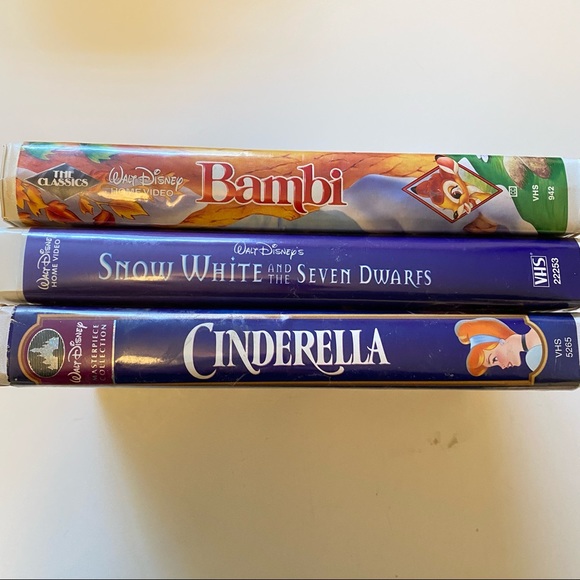 Disney bundle of three classic movies, VHS - Picture 2 of 3